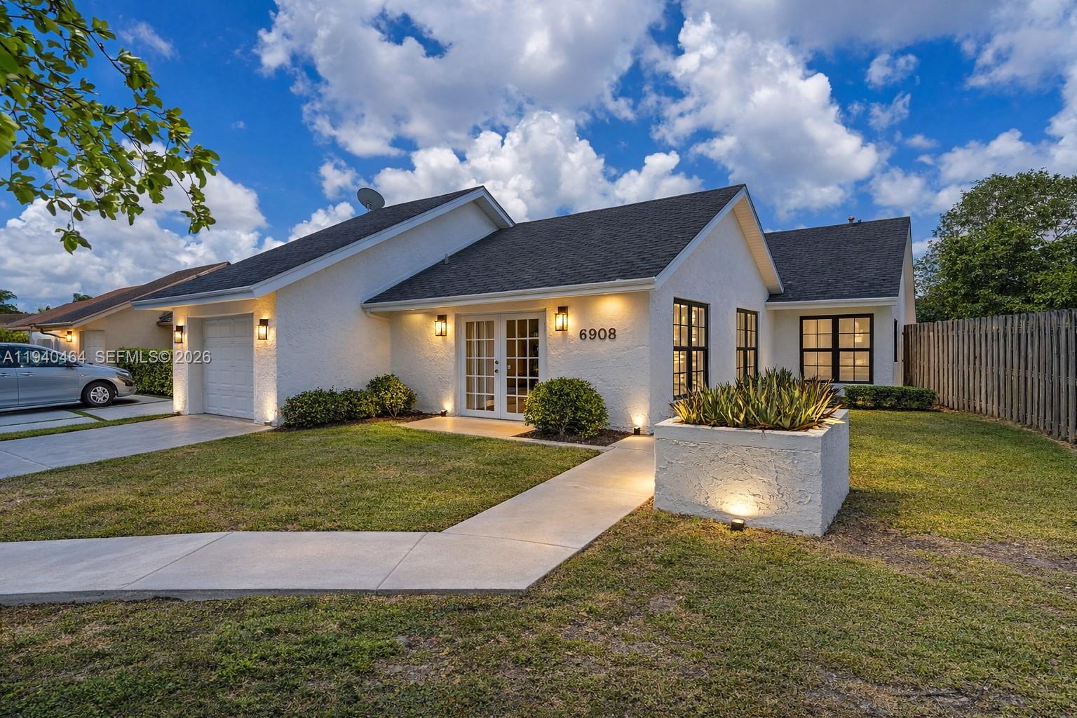 6908 SW 104th Ct