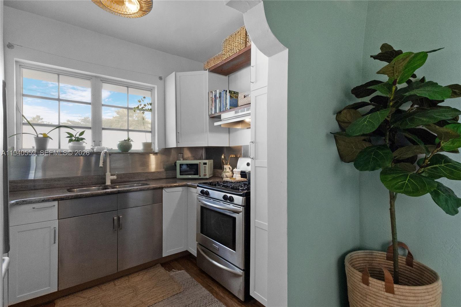 826 Euclid Ave # 11