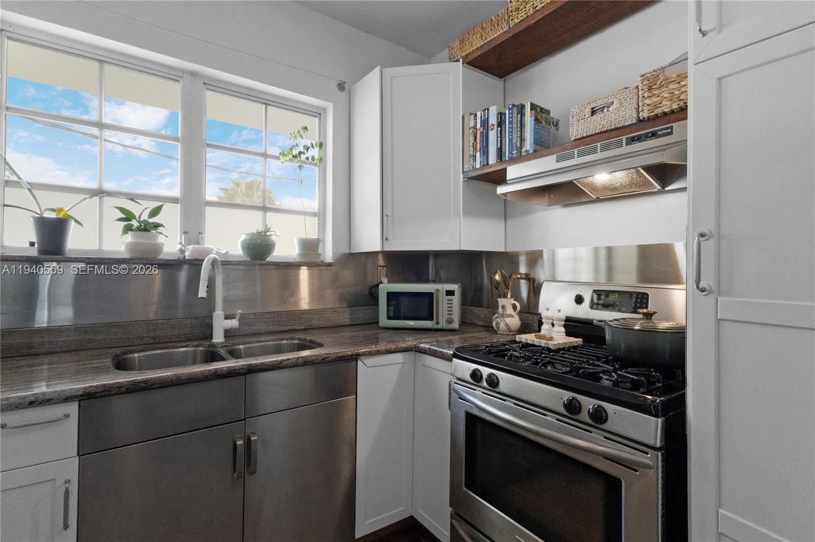 826 Euclid Ave # 11