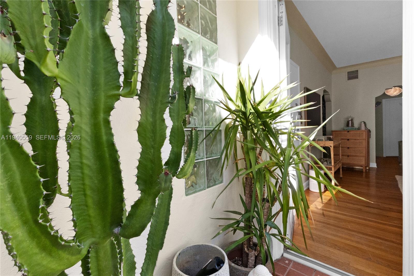 826 Euclid Ave # 11