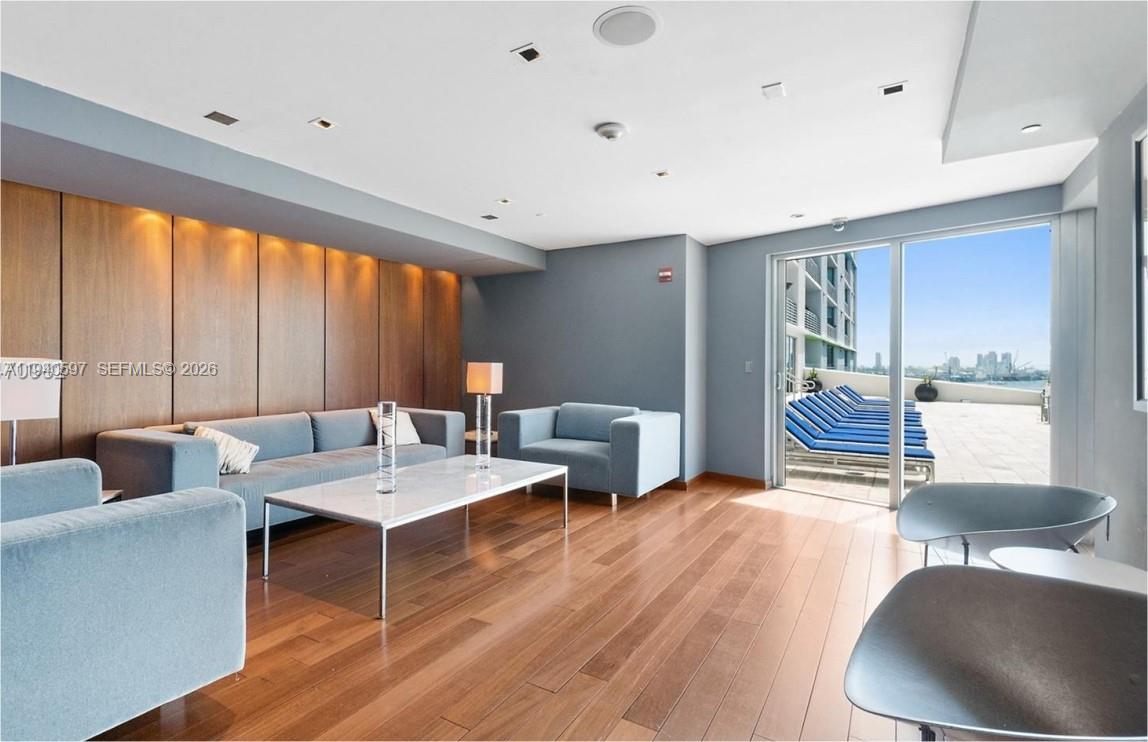 335 S Biscayne Blvd # 2910
