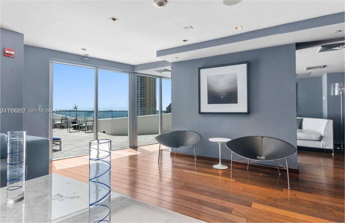 335 S Biscayne Blvd # 2910