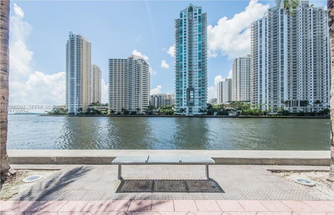 335 S Biscayne Blvd # 2910