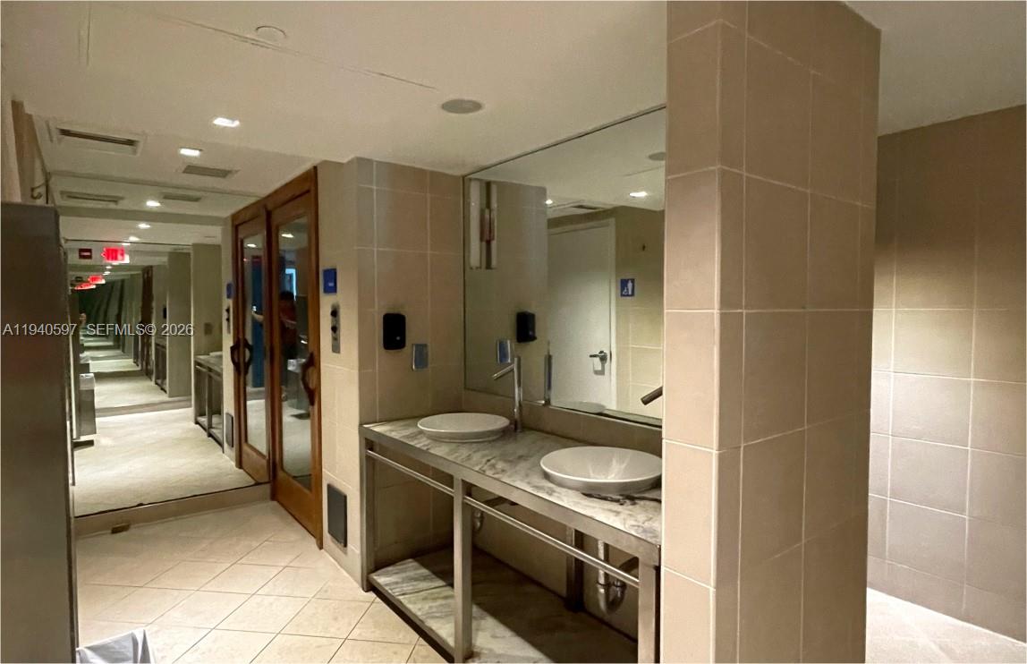 335 S Biscayne Blvd # 2910