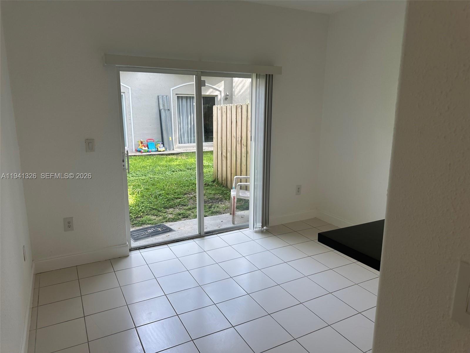 1663 SE 27th Dr # 102