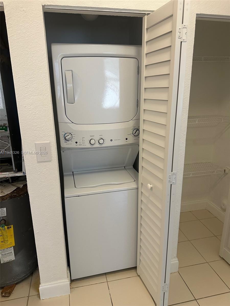 1663 SE 27th Dr # 102