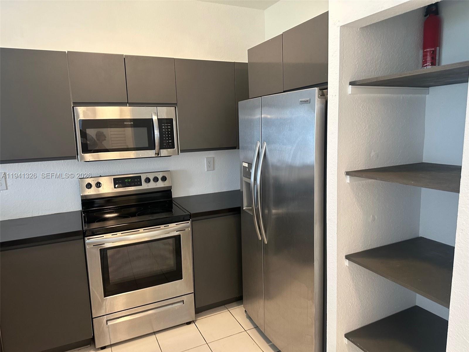 1663 SE 27th Dr # 102