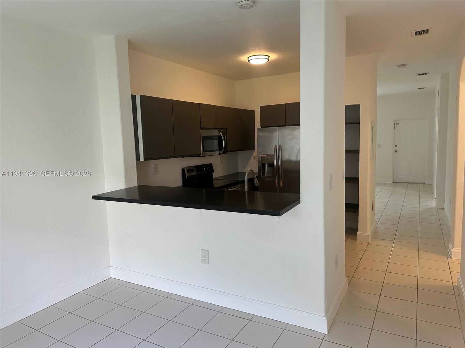 1663 SE 27th Dr # 102