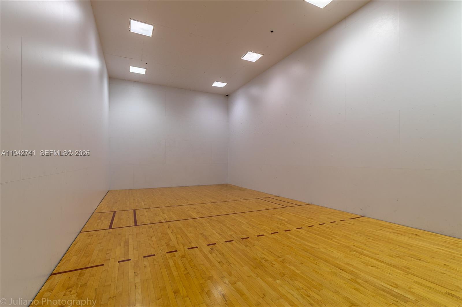 690 SW 1st Ct Unit: PHI17