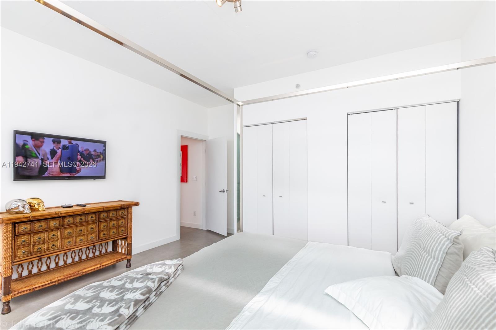 690 SW 1st Ct Unit: PHI17