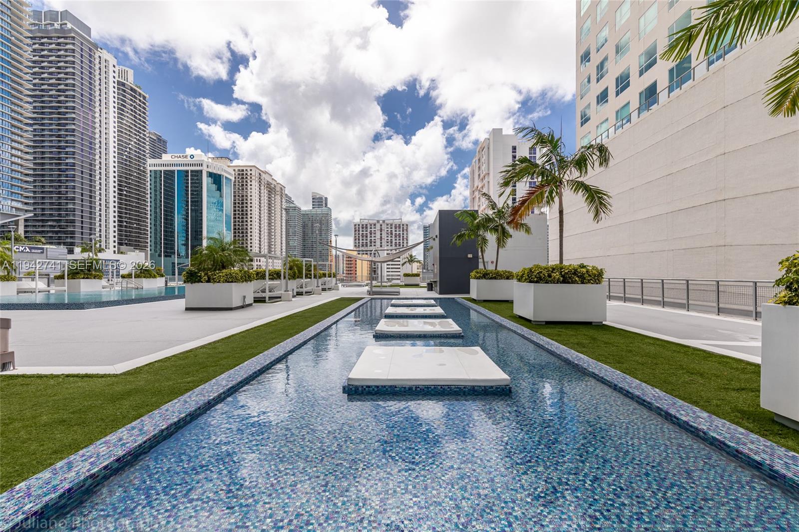 690 SW 1st Ct Unit: PHI17