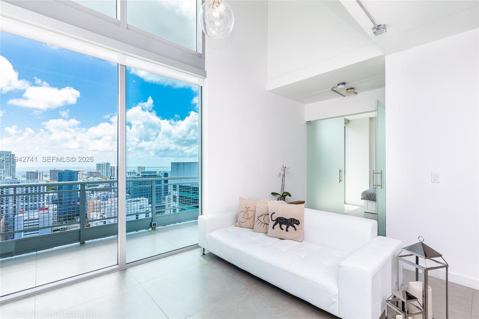 690 SW 1st Ct Unit: PHI17