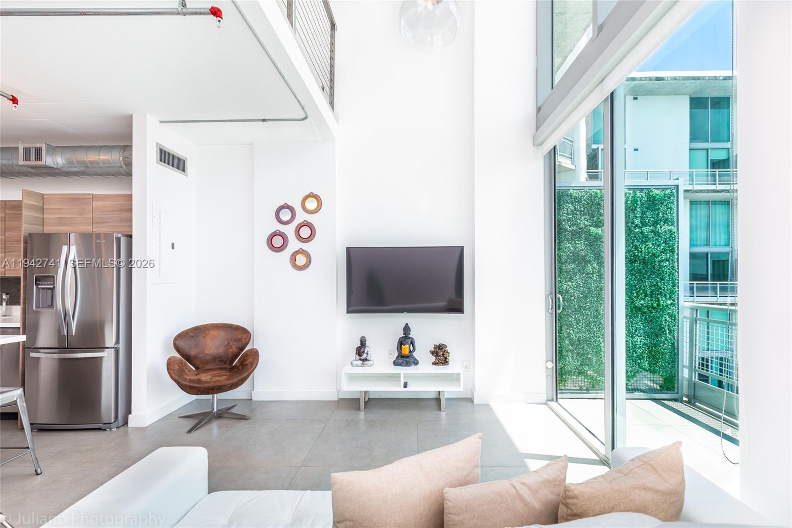 690 SW 1st Ct Unit: PHI17