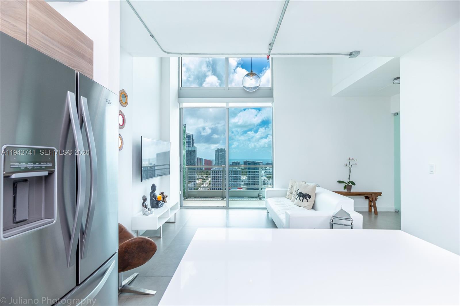 690 SW 1st Ct Unit: PHI17