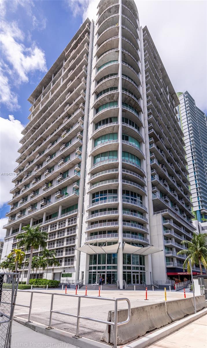 690 SW 1st Ct Unit: PHI17