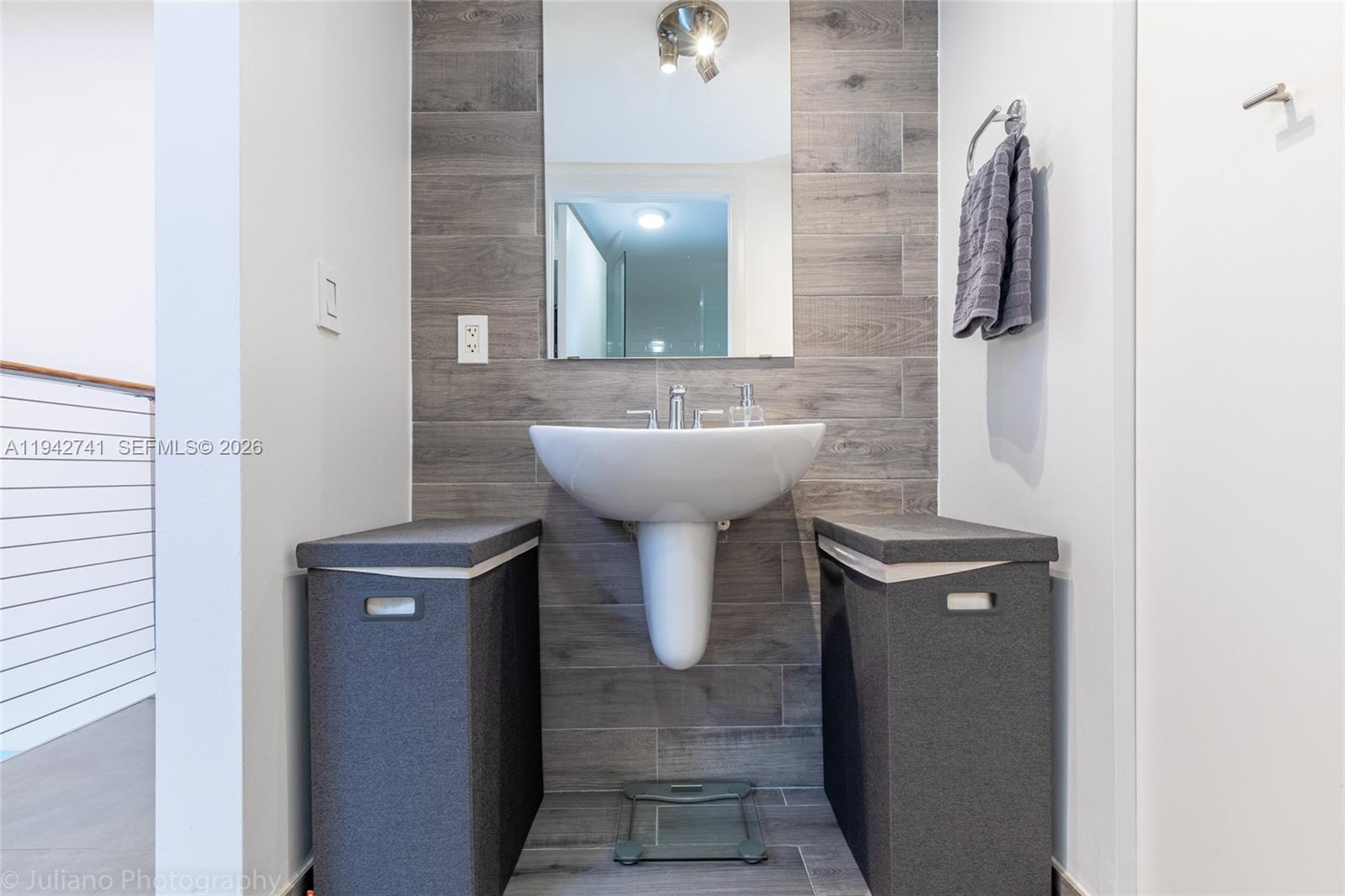 690 SW 1st Ct Unit: PHI17