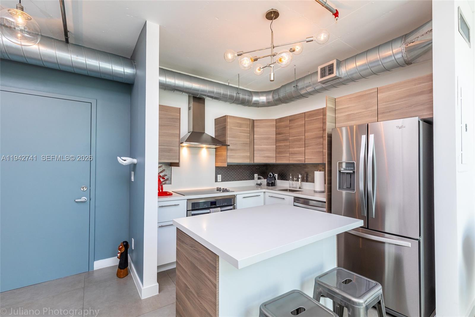 690 SW 1st Ct Unit: PHI17