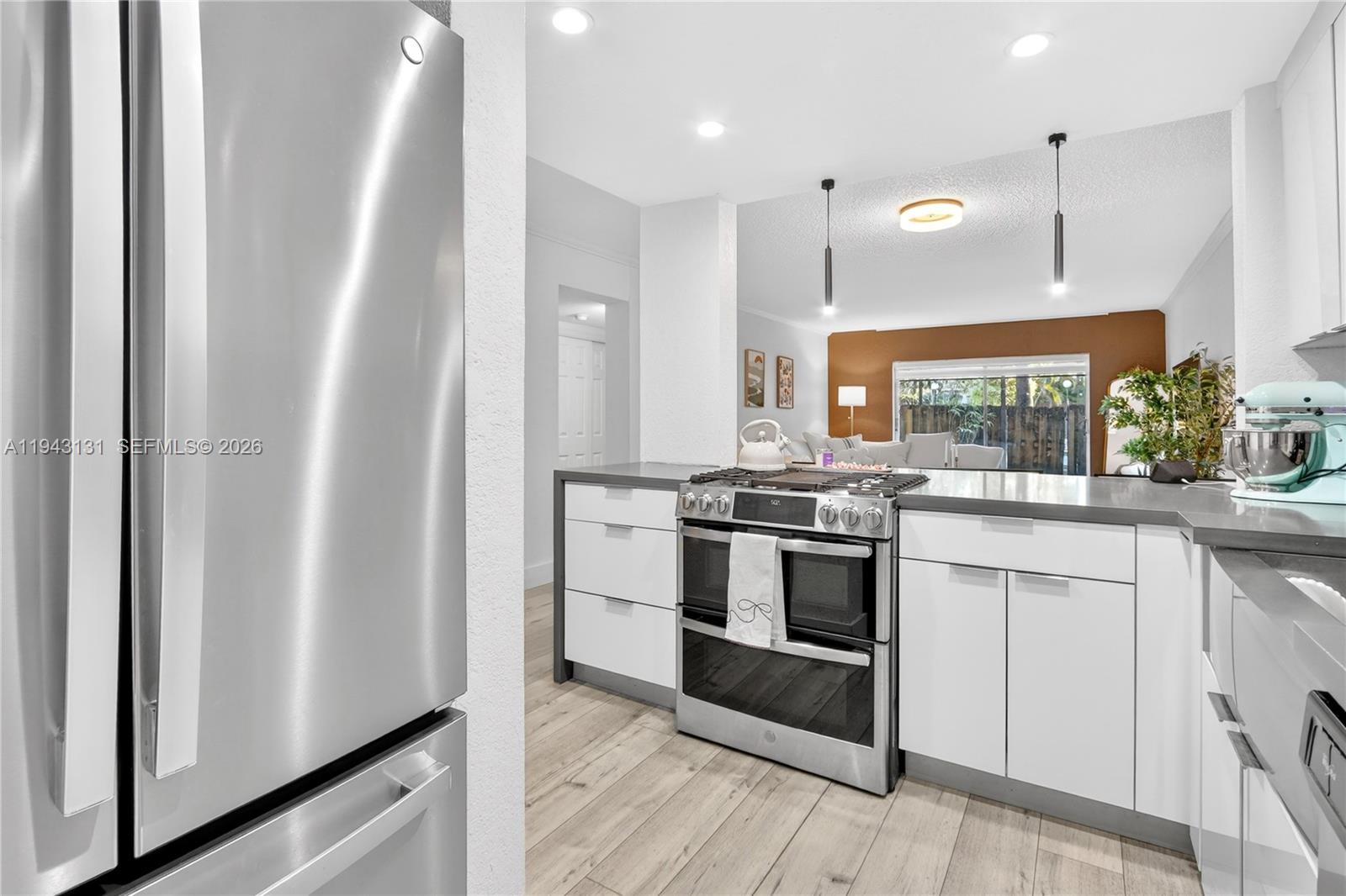 6902 N Kendall Dr # E101