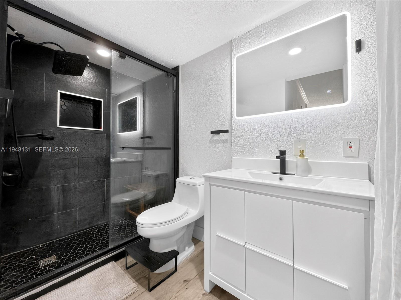 6902 N Kendall Dr # E101