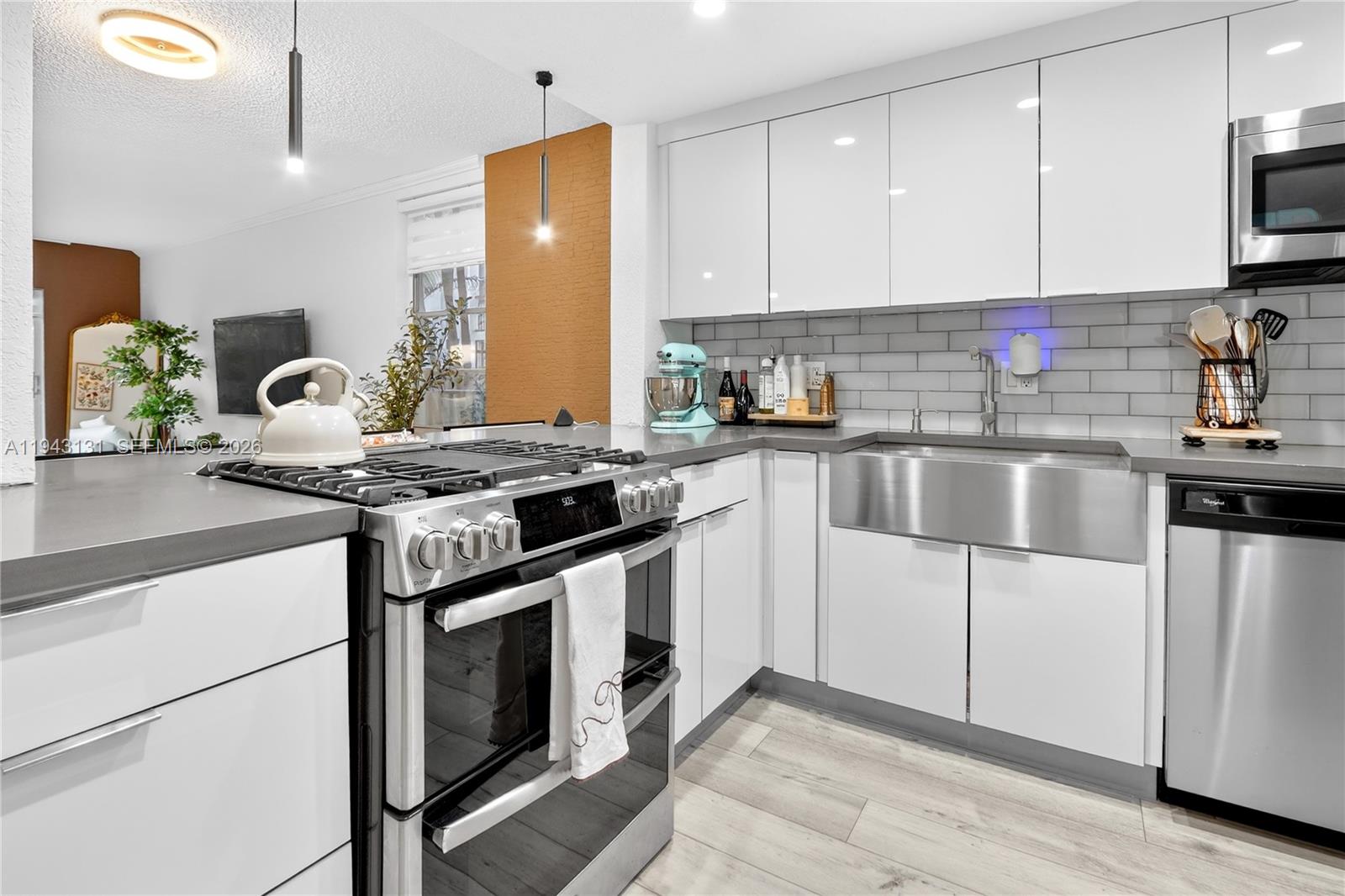 6902 N Kendall Dr # E101