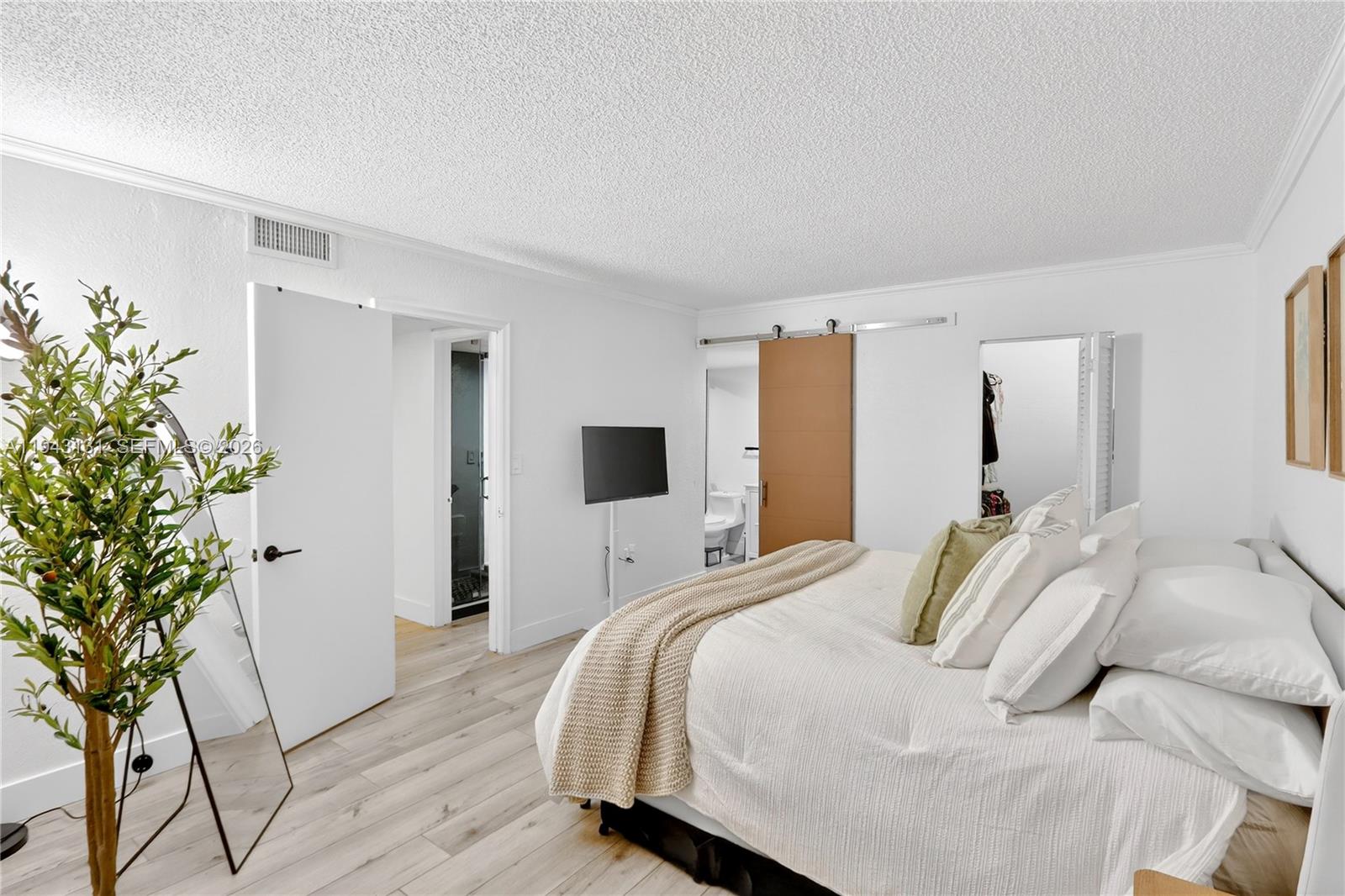 6902 N Kendall Dr # E101