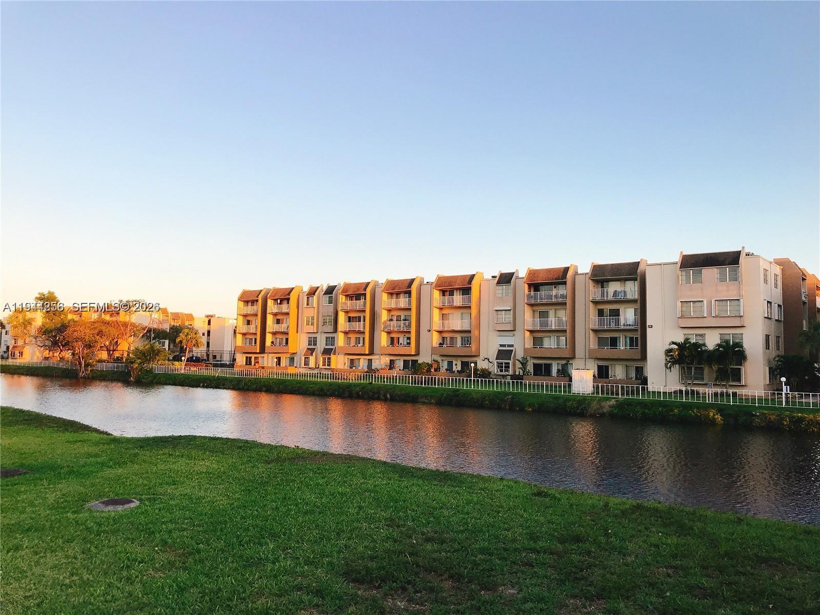 7765 SW 86th St # 303 Unit: F2-303