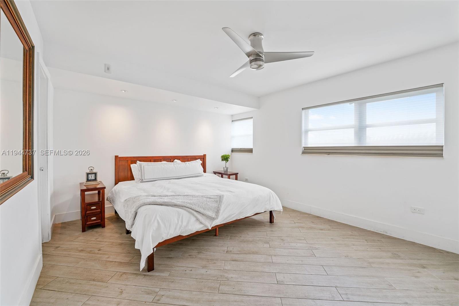 1881 Washington Ave # 5H