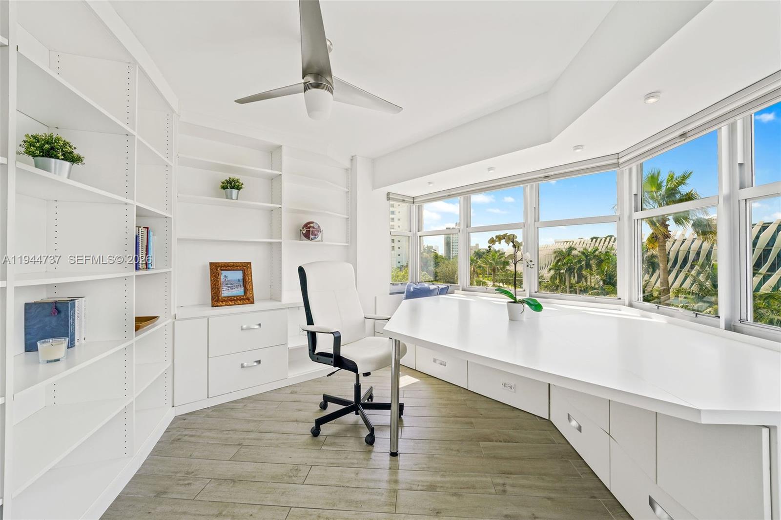 1881 Washington Ave # 5H