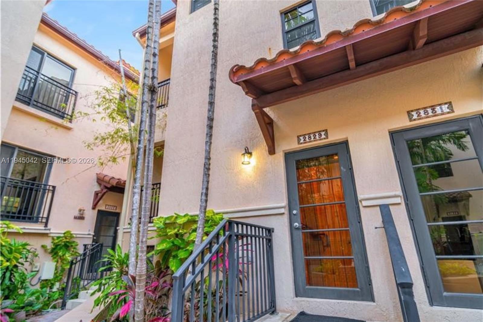 2829 Coconut Ave # 2829