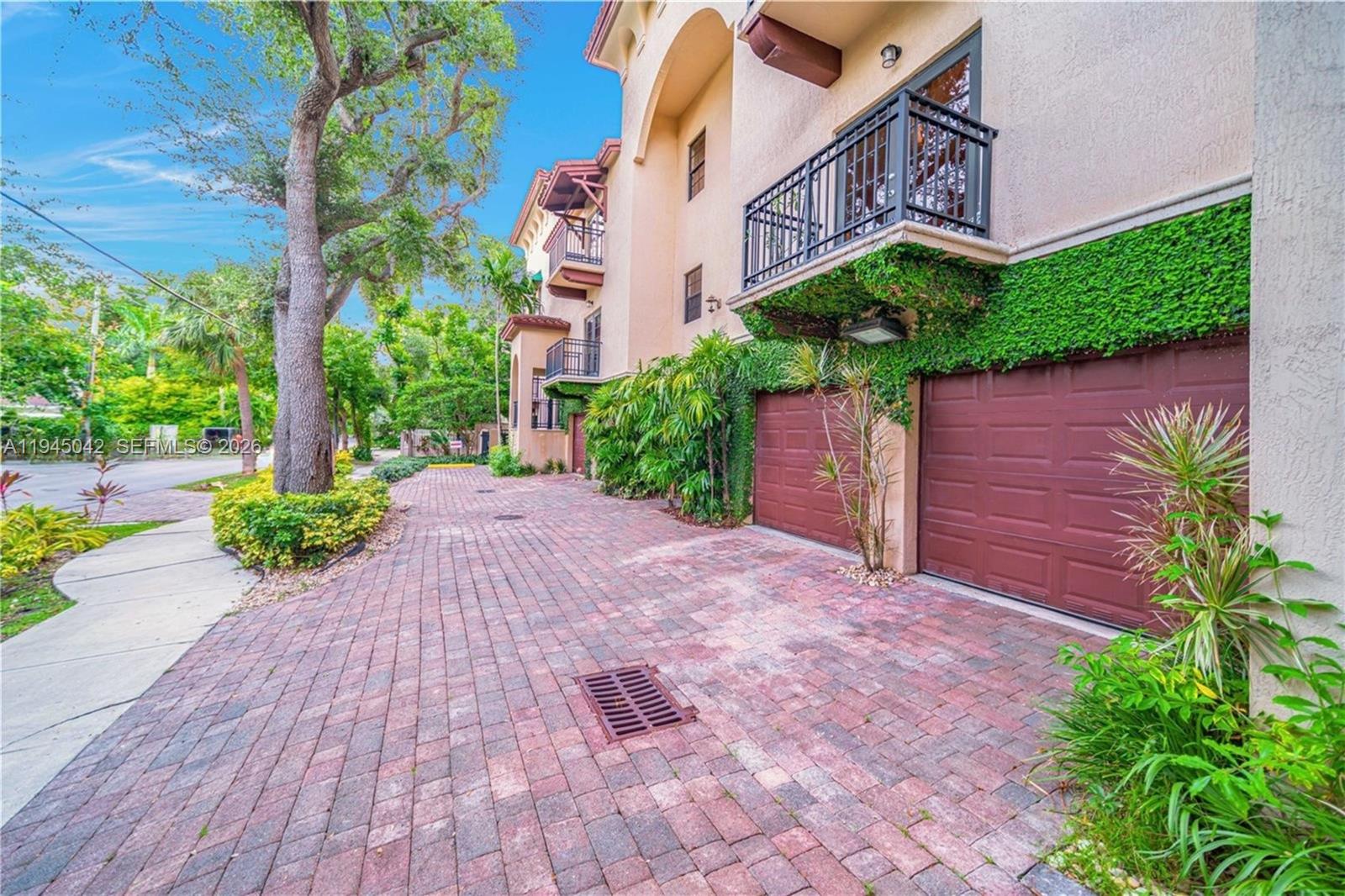 2829 Coconut Ave # 2829