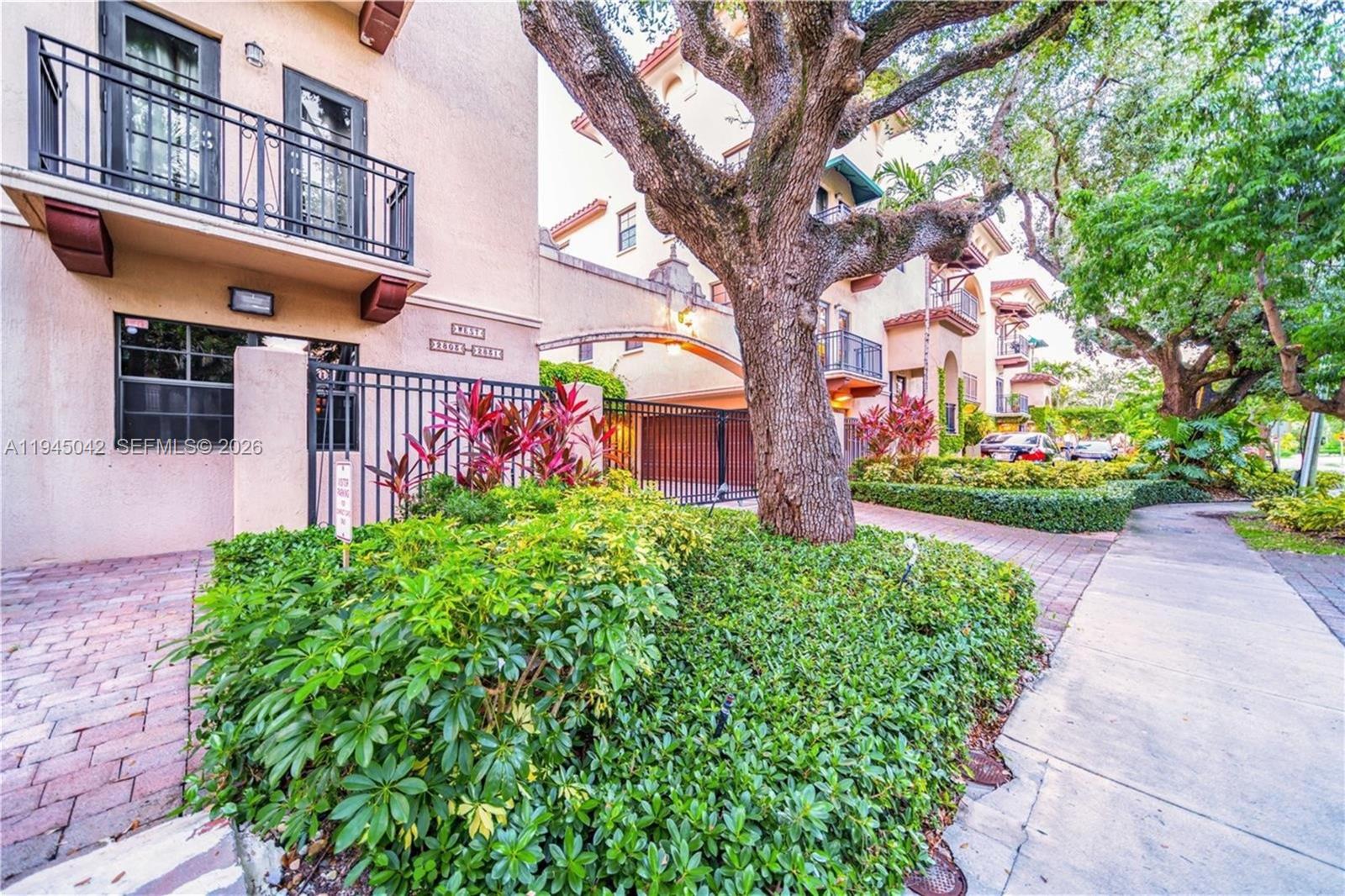 2829 Coconut Ave # 2829