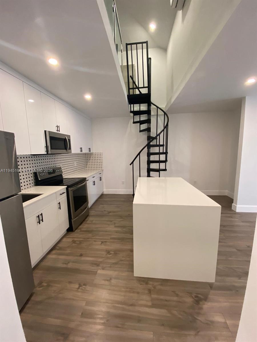 7411 Carlyle Ave # 2