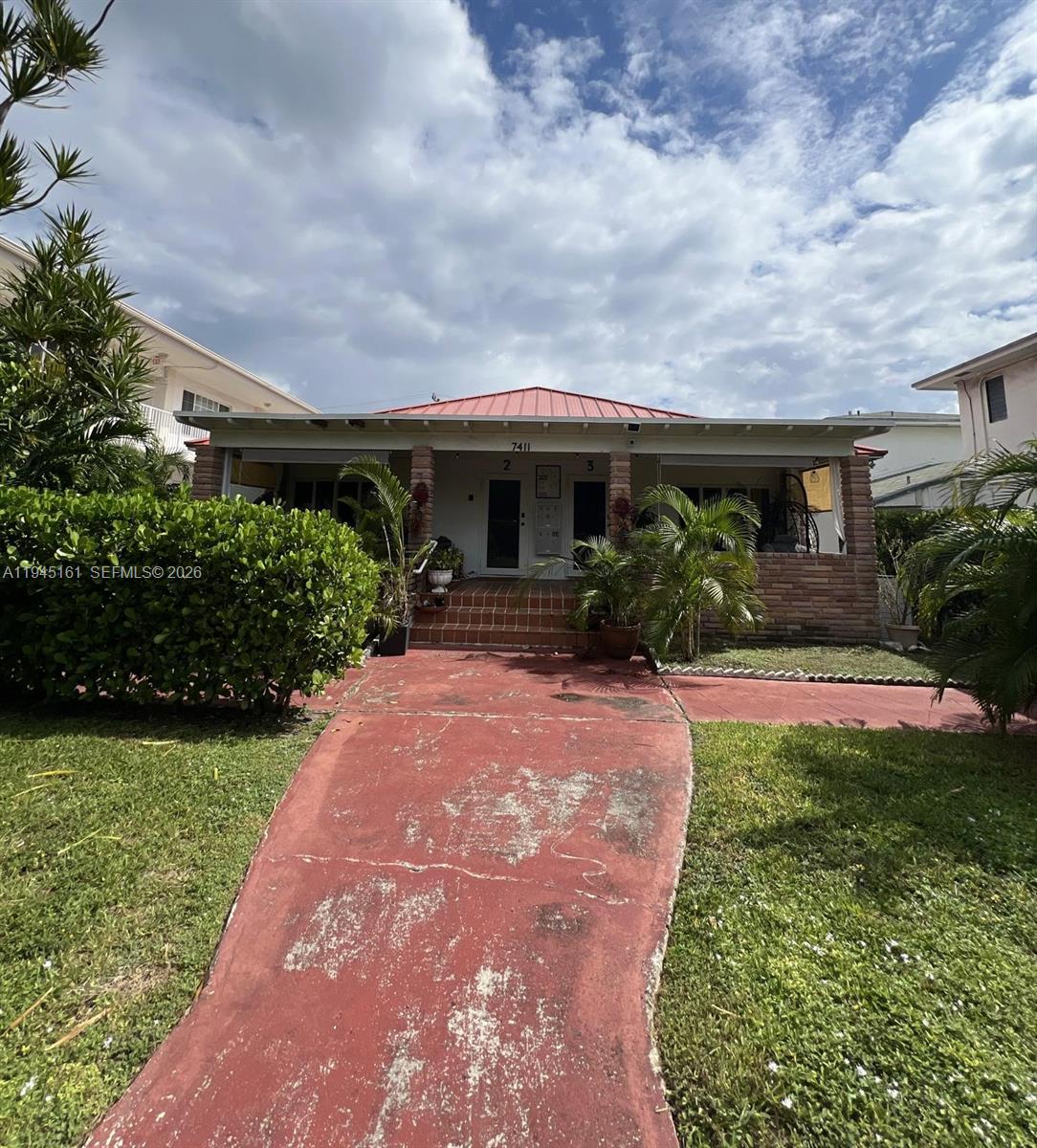 7411 Carlyle Ave # 2