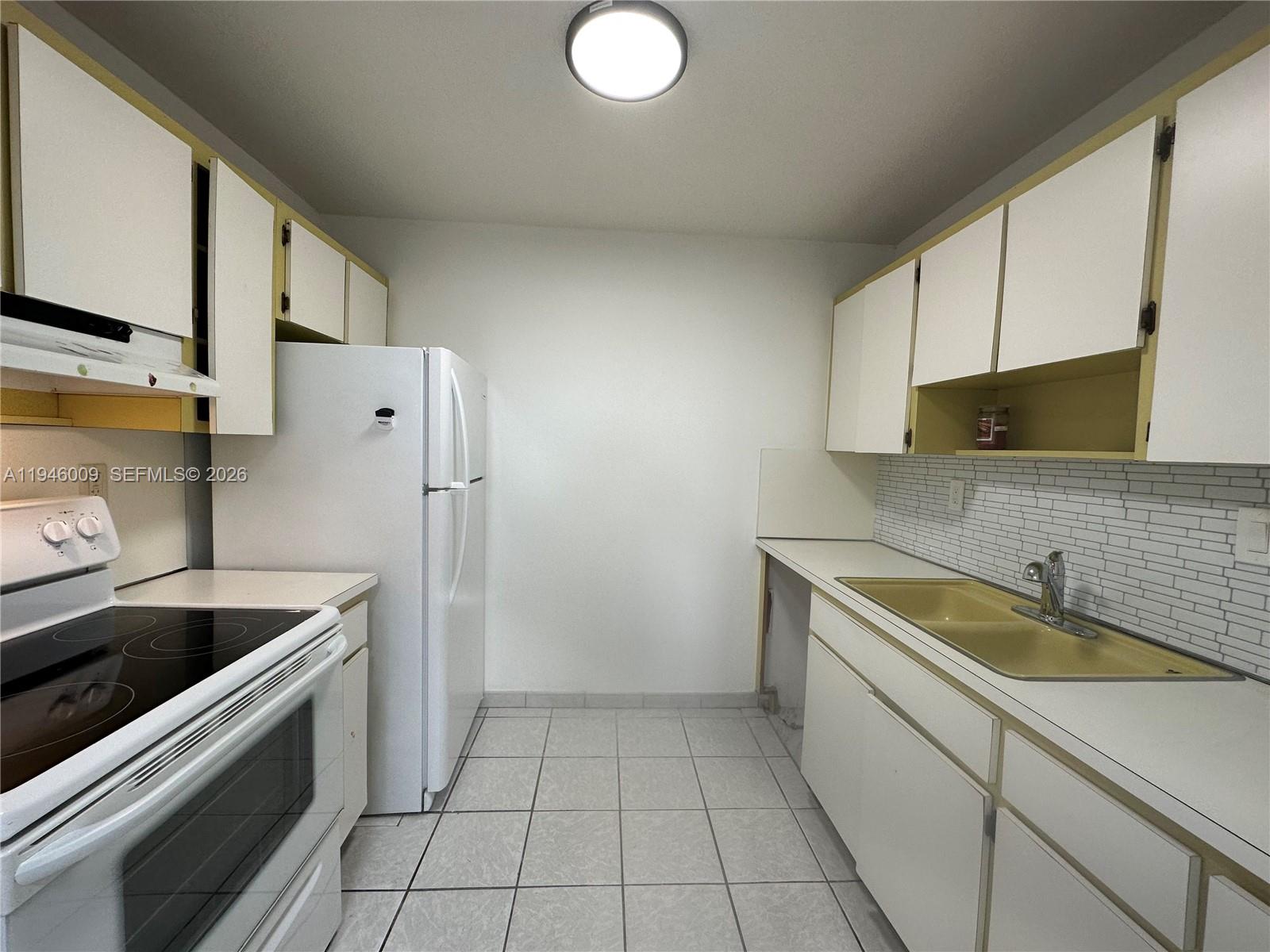 4670 W 13th Ln # 405