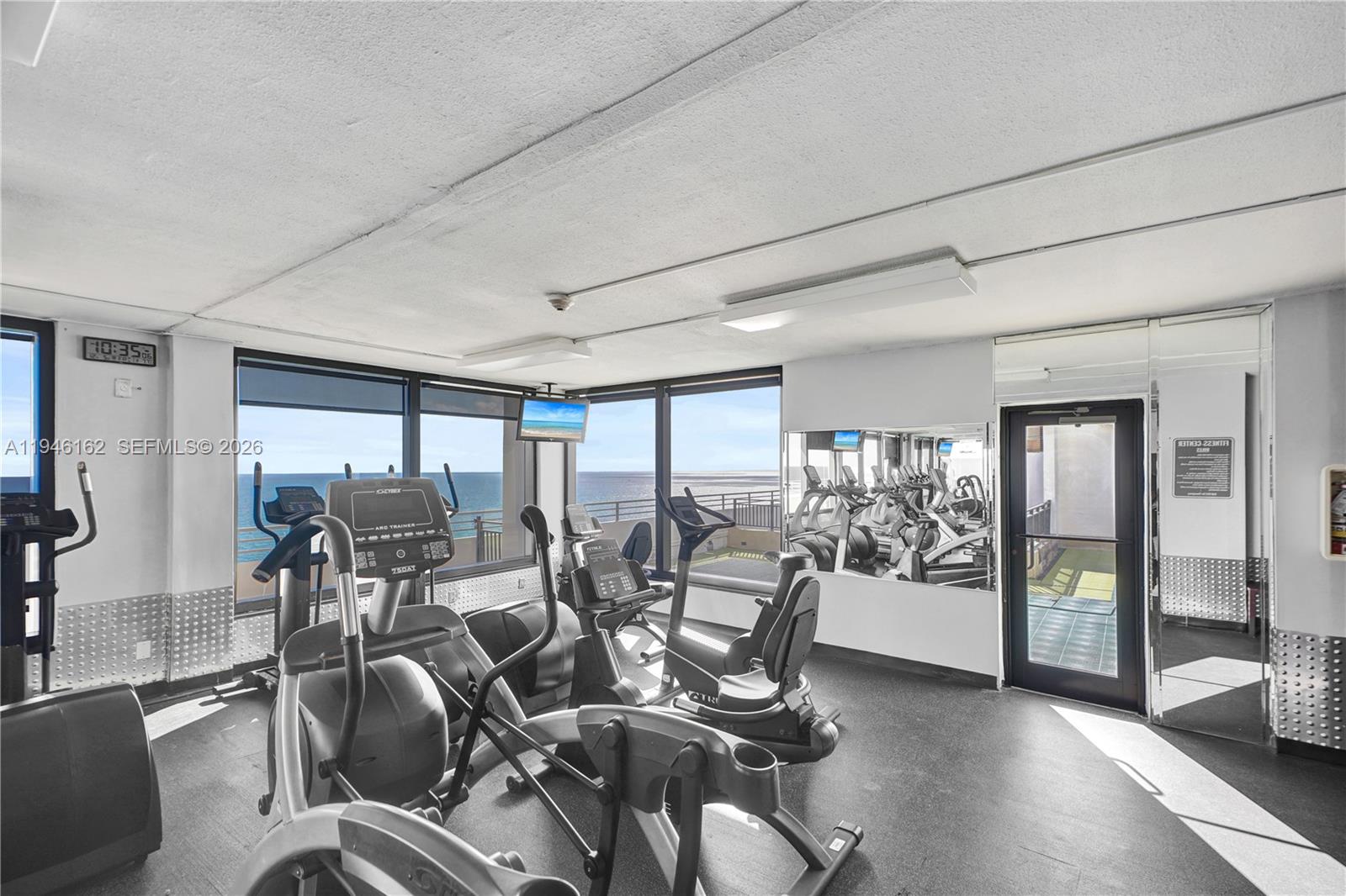 5555 Collins Ave # 14L