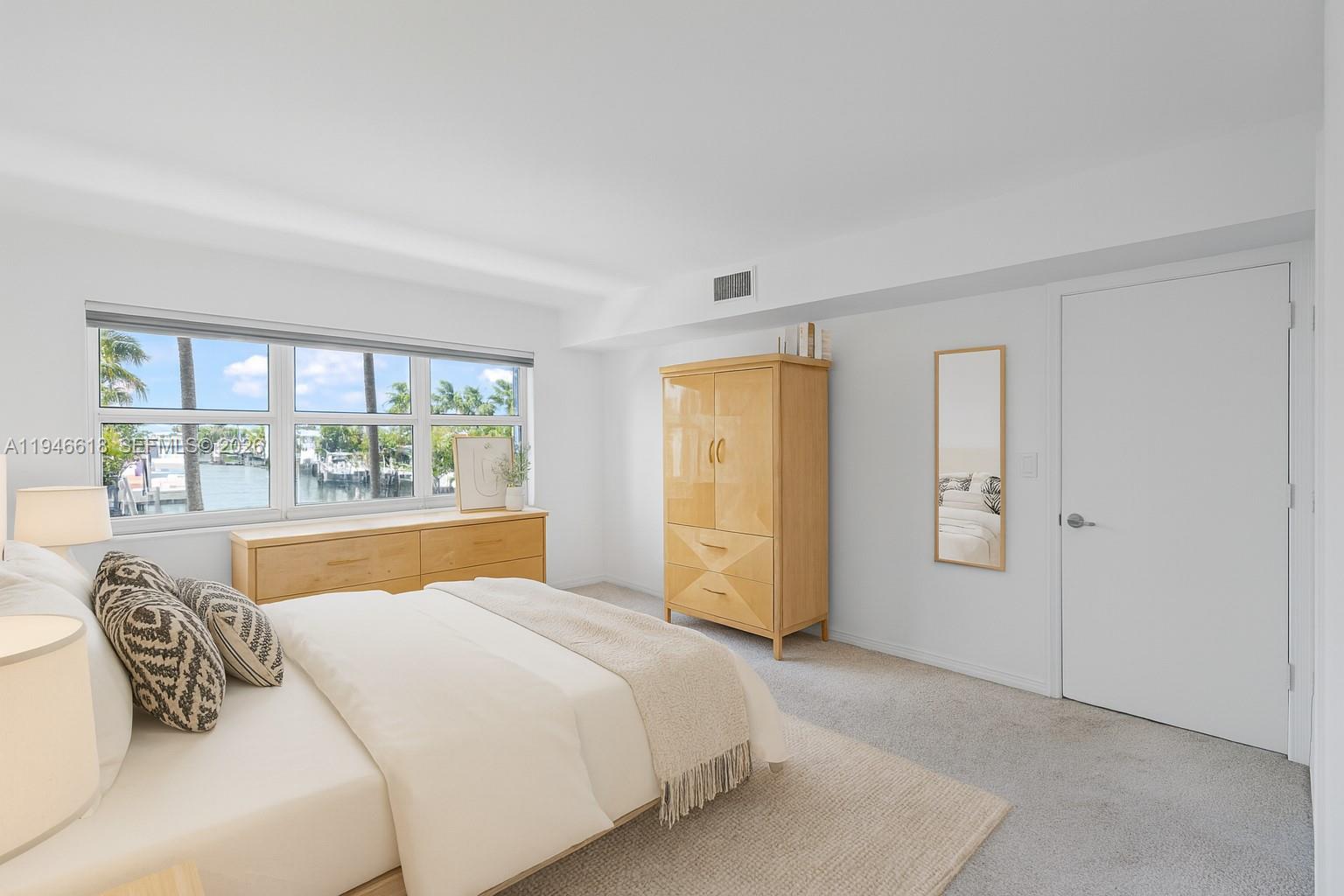 3121 NE 51st St # 203E