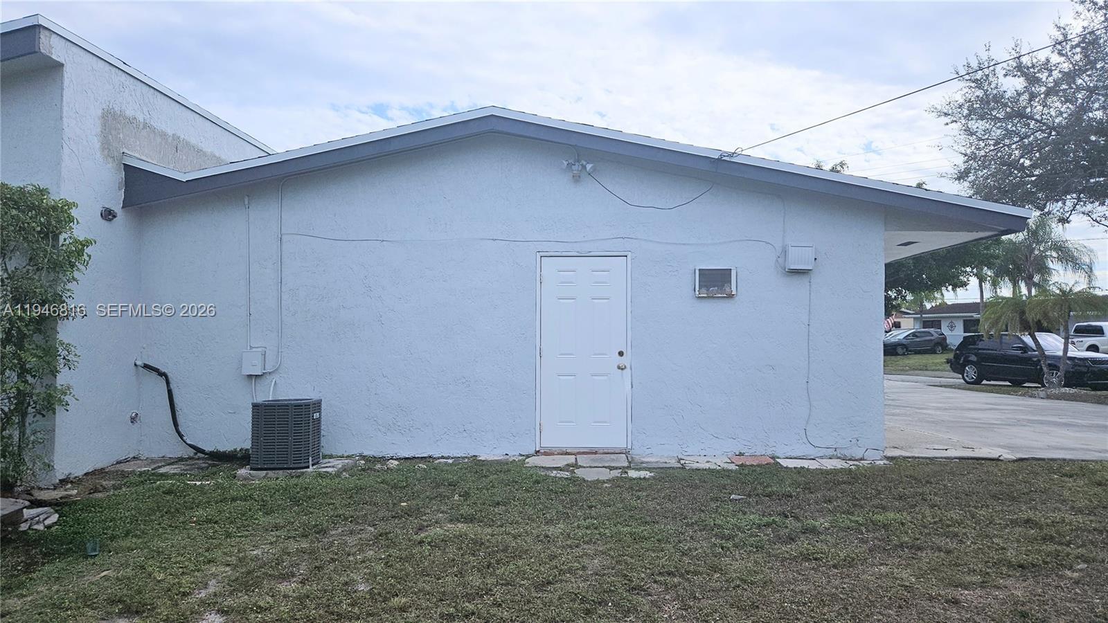 10351 SW 49th St Unit: Main