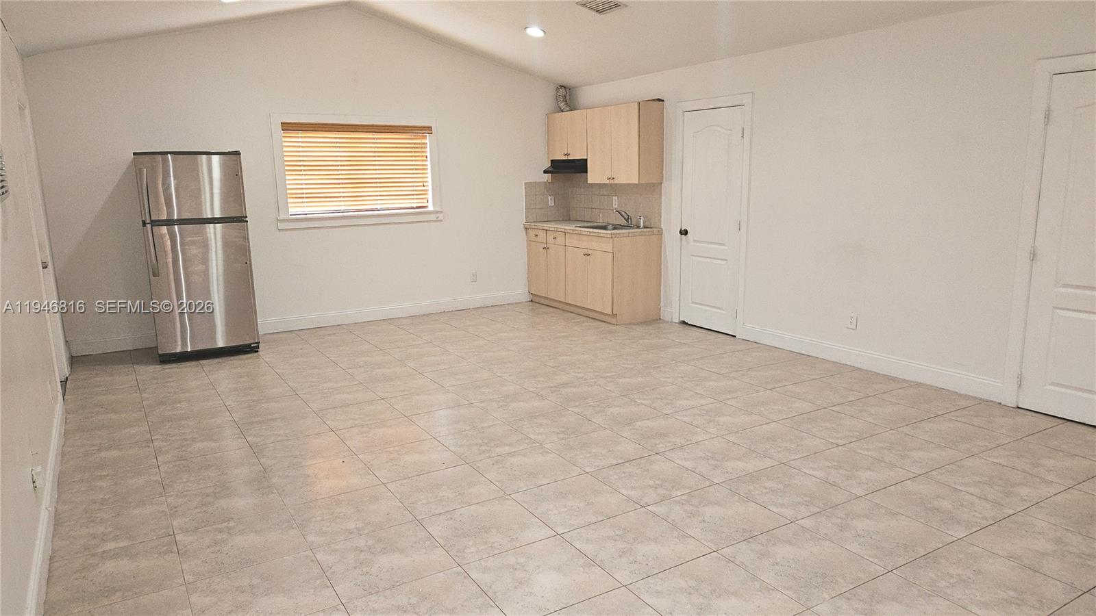 10351 SW 49th St Unit: Main