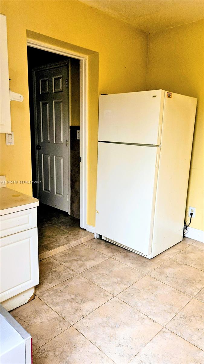 10351 SW 49th St Unit: Main