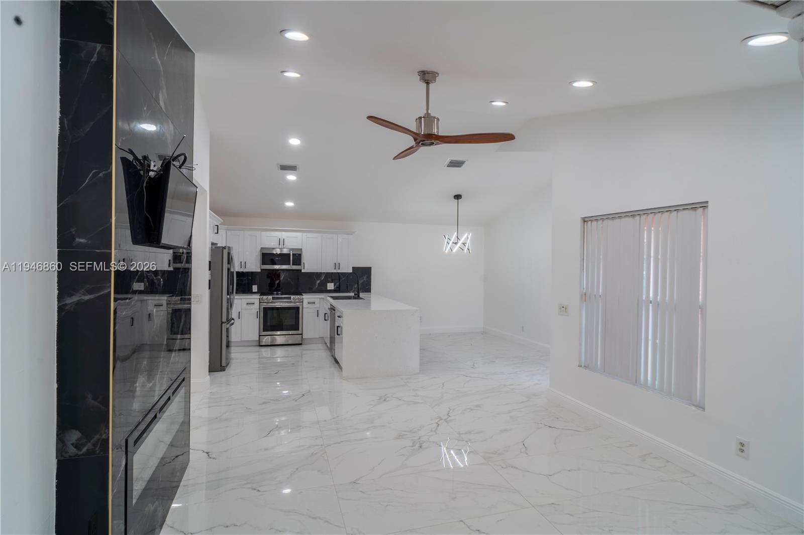 2421 SW 84th Ter