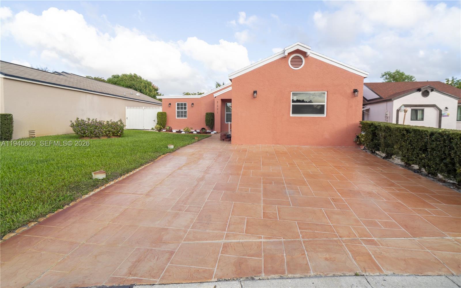 2421 SW 84th Ter