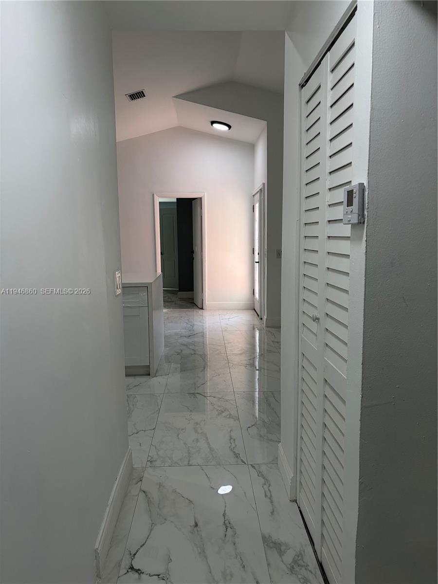 2421 SW 84th Ter