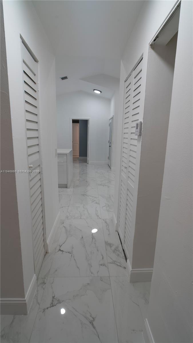 2421 SW 84th Ter
