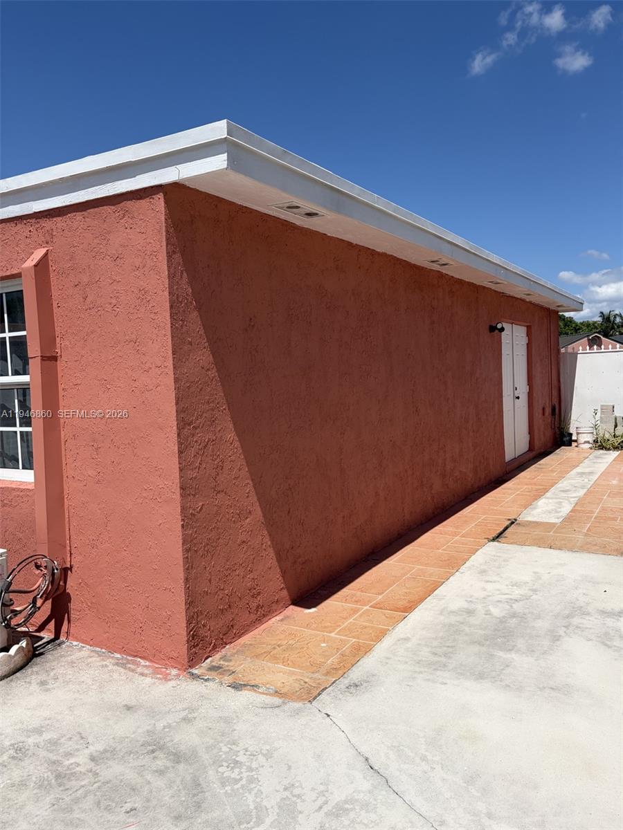 2421 SW 84th Ter