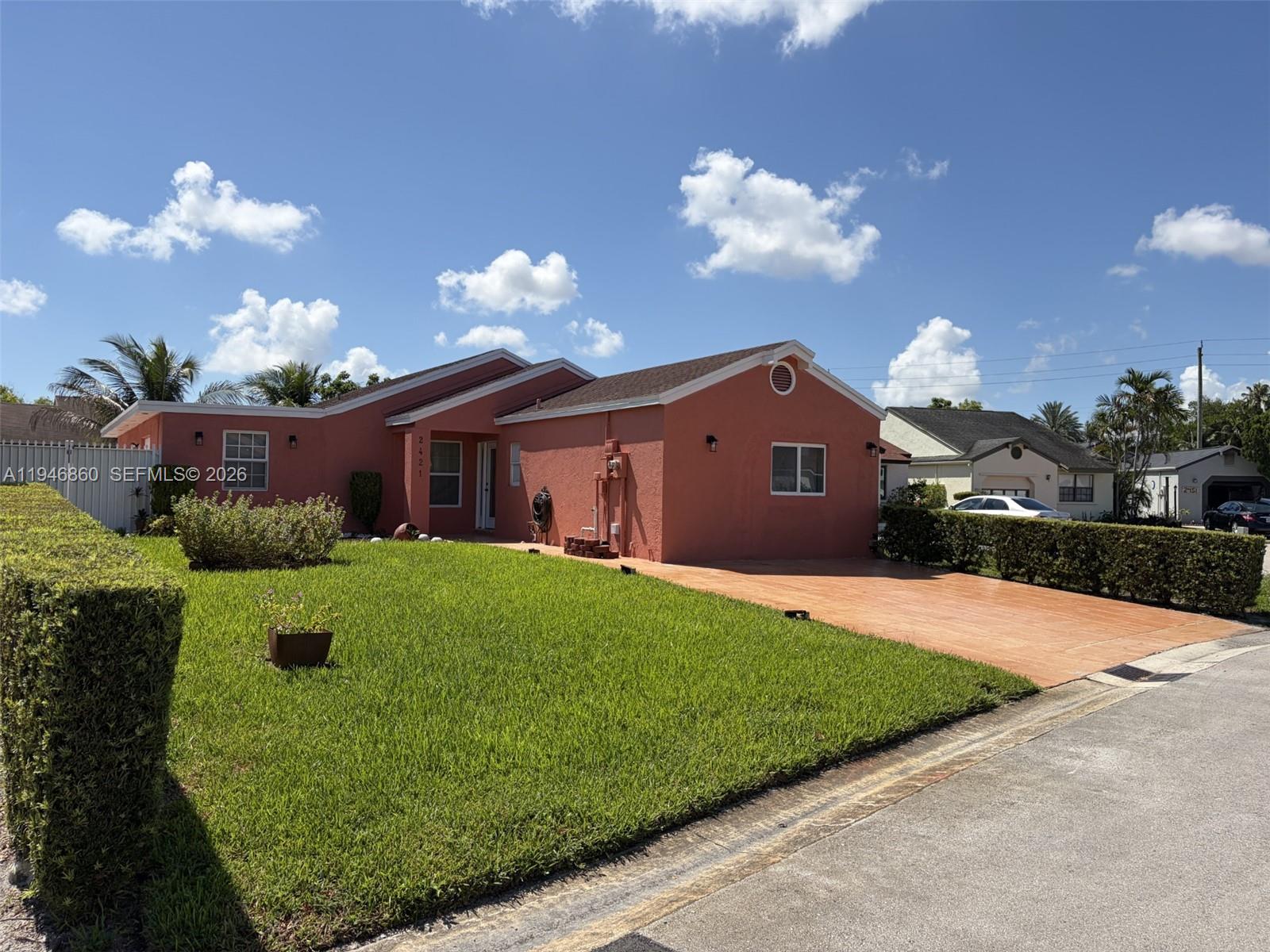 2421 SW 84th Ter