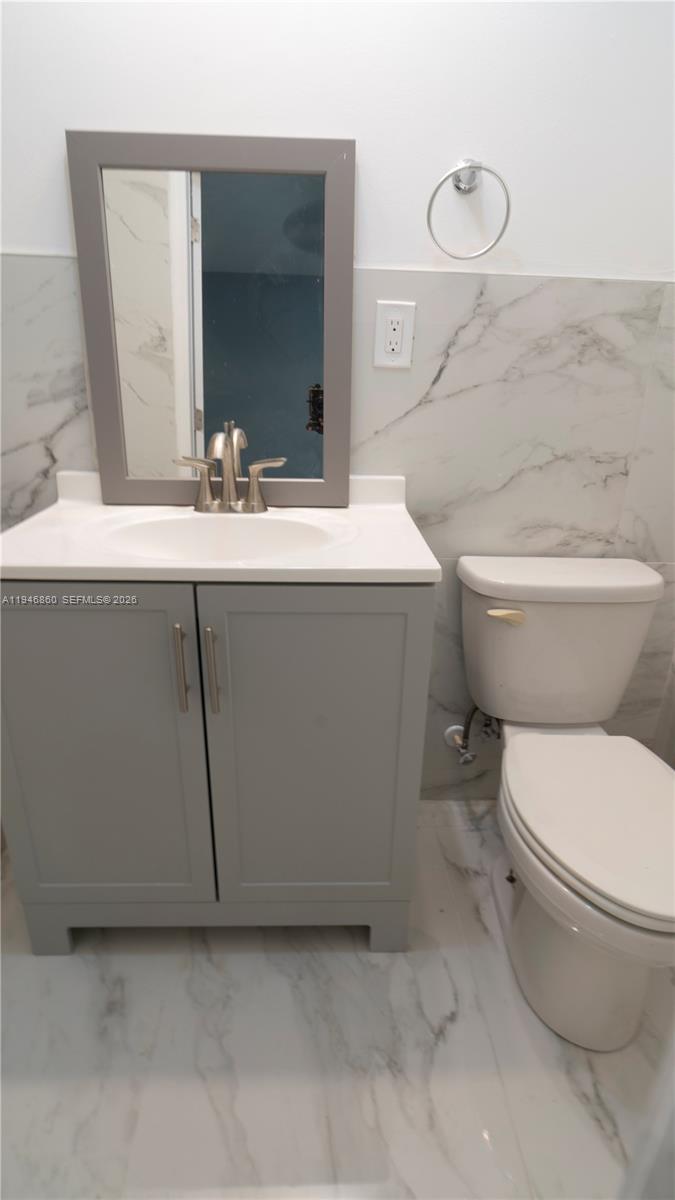 2421 SW 84th Ter