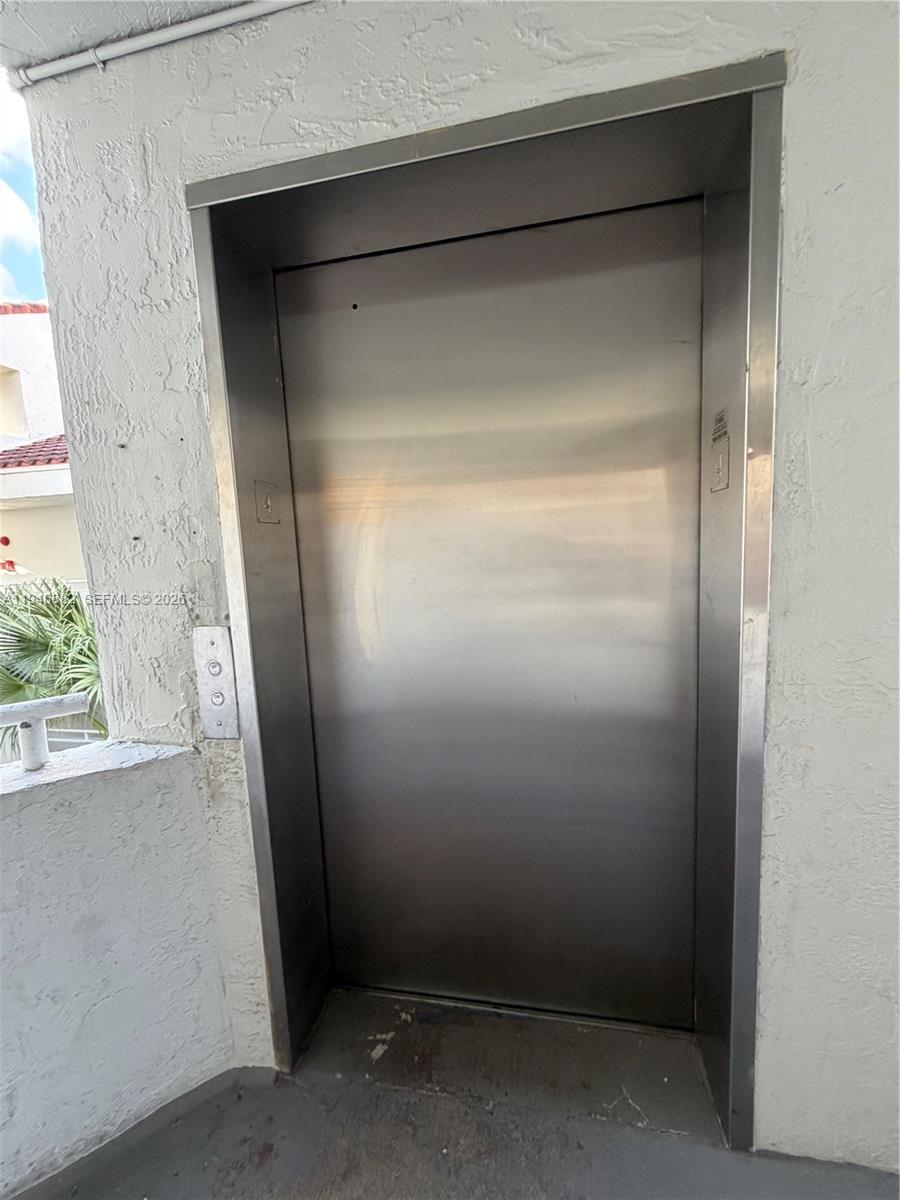 8205 SW 152nd Ave # 408 Unit: F-408