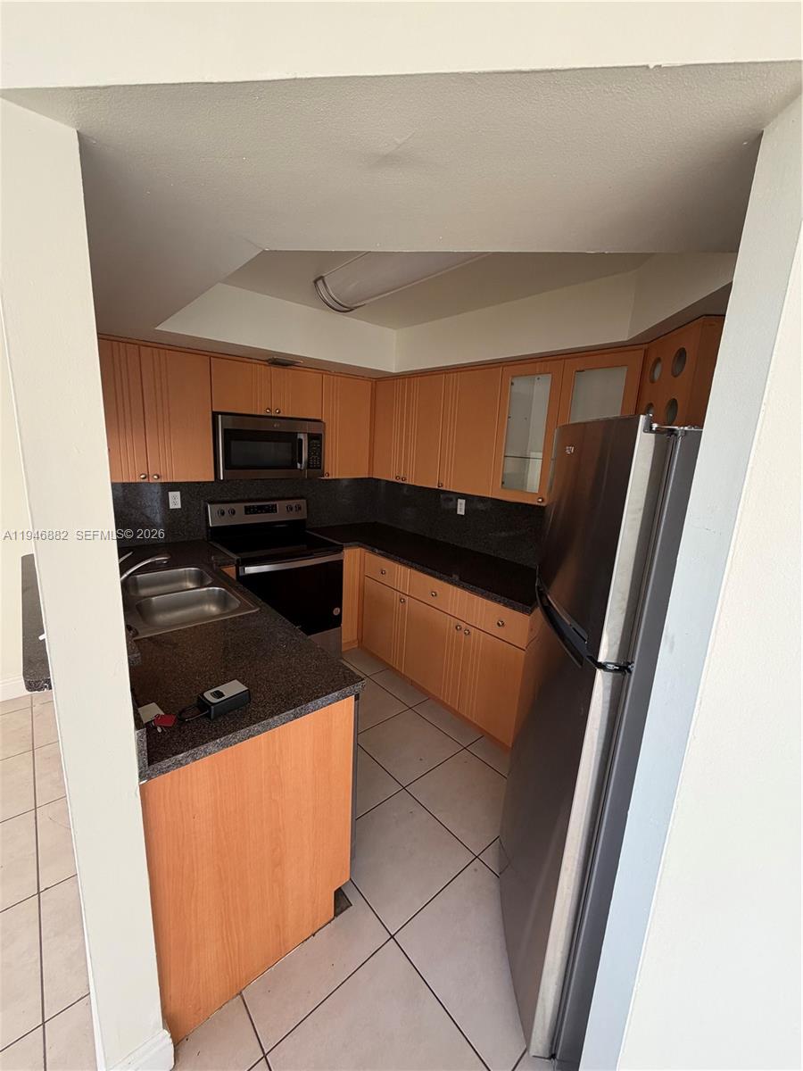 8205 SW 152nd Ave # 408 Unit: F-408