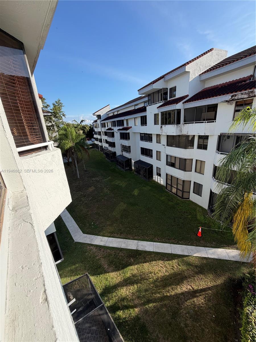 8205 SW 152nd Ave # 408 Unit: F-408