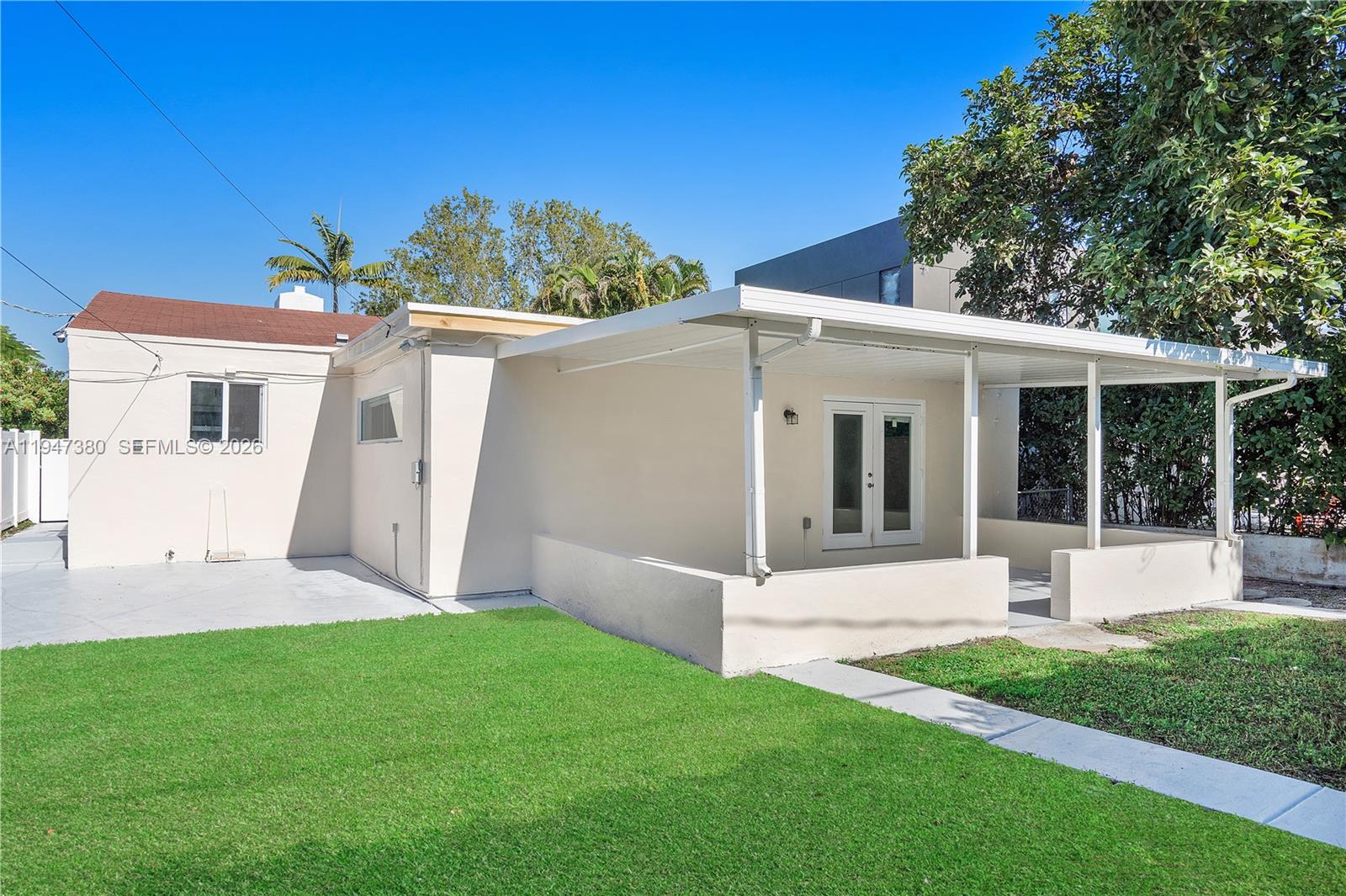 2350 SW 26th St
